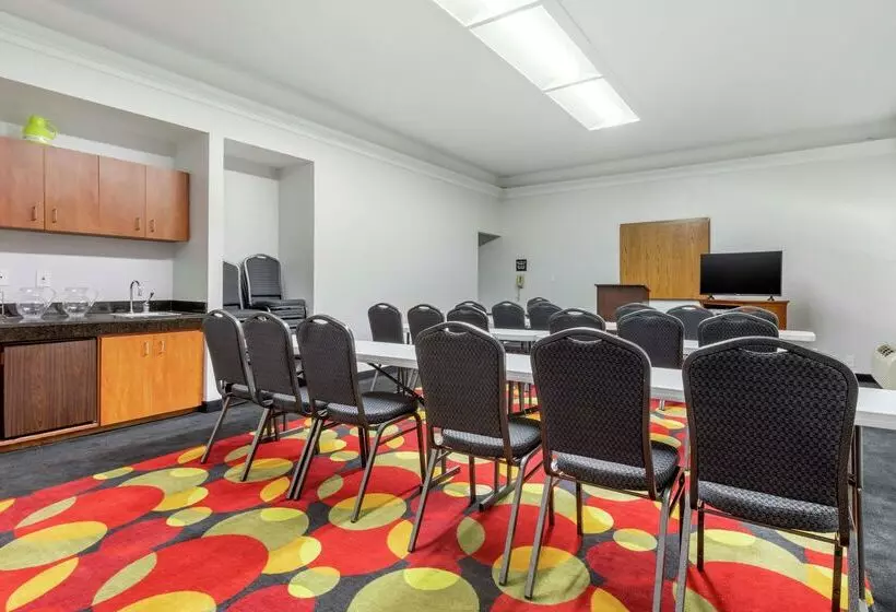 Отель Hampton Inn Brookhaven