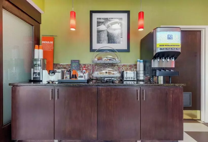 Отель Hampton Inn Brookhaven