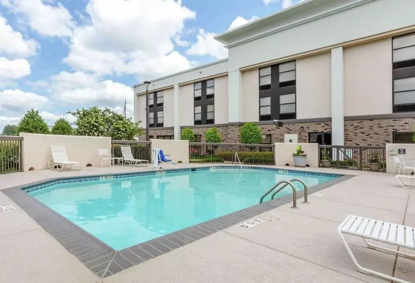 Отель Hampton Inn Brookhaven