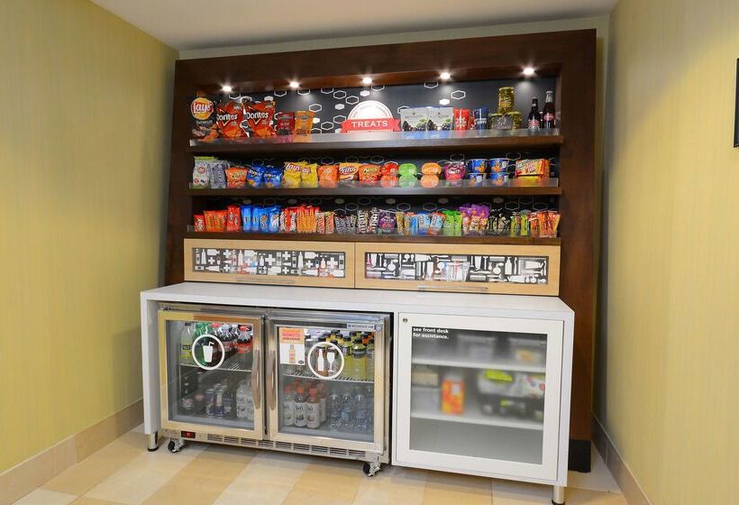 Отель Hampton Inn Charlottenorth/lake Norman