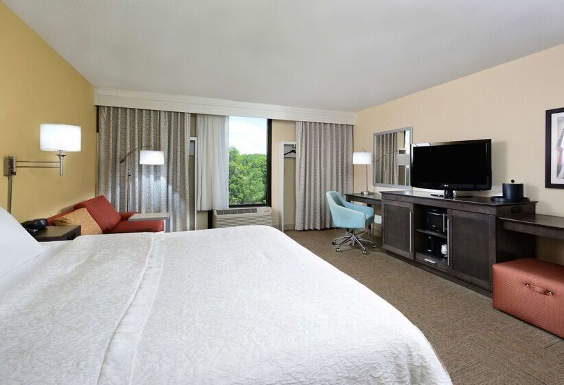Отель Hampton Inn Charlottenorth/lake Norman