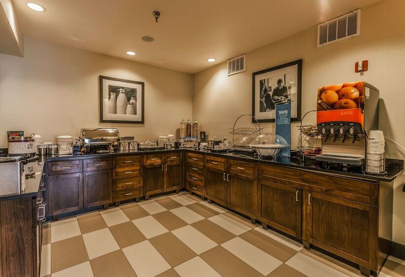 هتل Hampton Inn Colorado Springs Airport