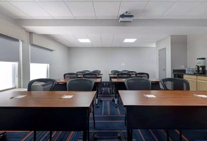 ホテル Hampton Inn Hot Springs