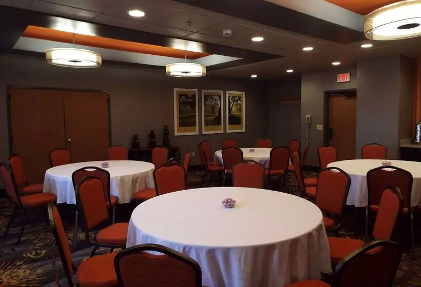 هتل Hampton Inn Jackson/clinton