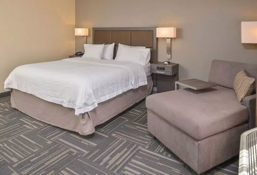 هتل Hampton Inn Closest To Universal Orlando