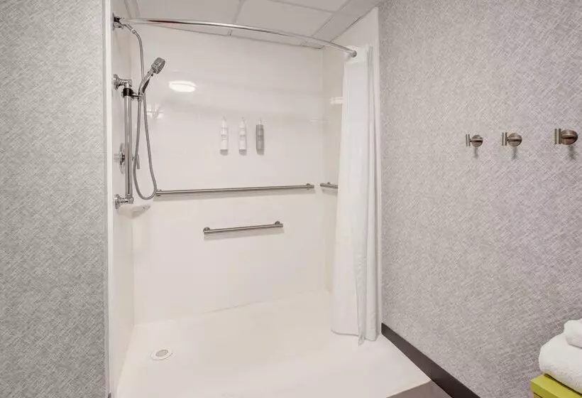 Отель Hampton Inn & Suites Clevelandairport/middleburg Heights