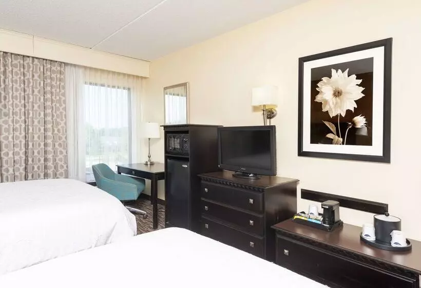 Отель Hampton Inn & Suites Clevelandairport/middleburg Heights