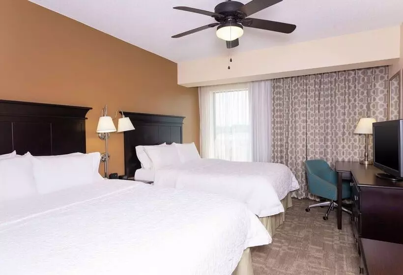 Отель Hampton Inn & Suites Clevelandairport/middleburg Heights
