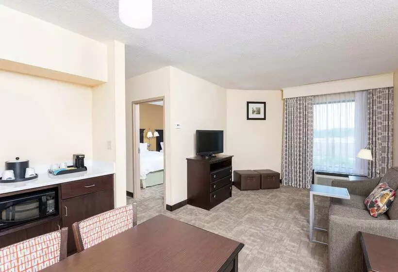 Отель Hampton Inn & Suites Clevelandairport/middleburg Heights