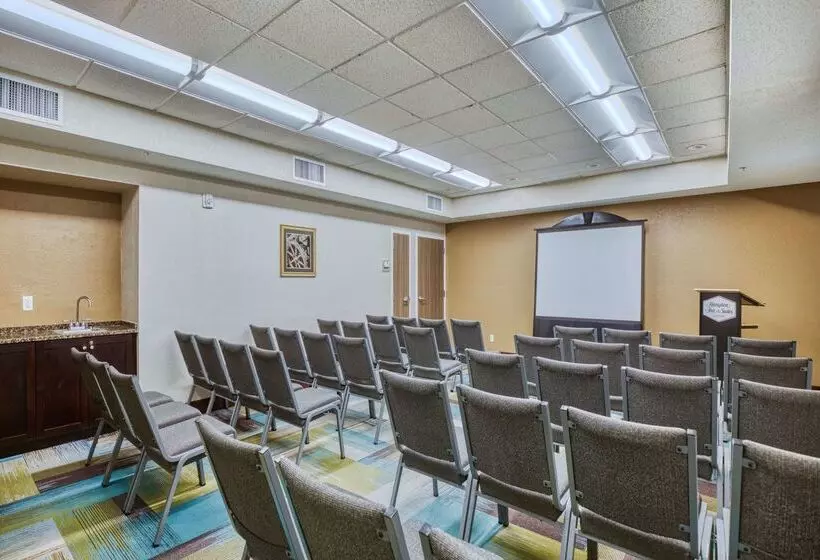 هتل Hampton Inn & Suites Orlando/east Ucf Area