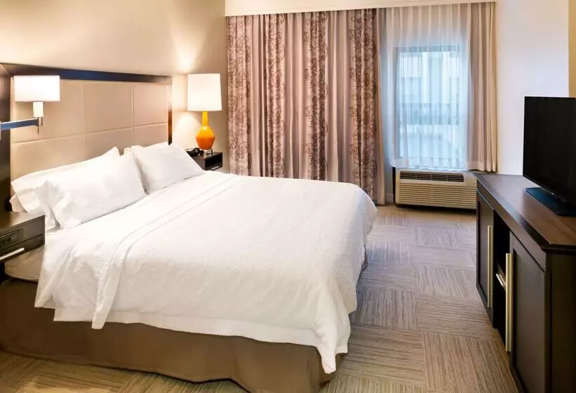 هتل Hampton Inn & Suites Orlando/east Ucf Area