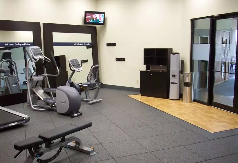 Отель Hampton Inn Uniontown