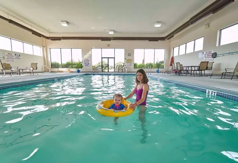 Отель Hampton Inn Uniontown