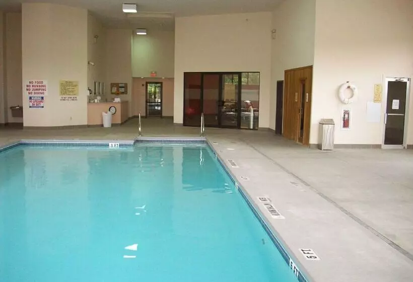 Отель Hampton Inn Uniontown