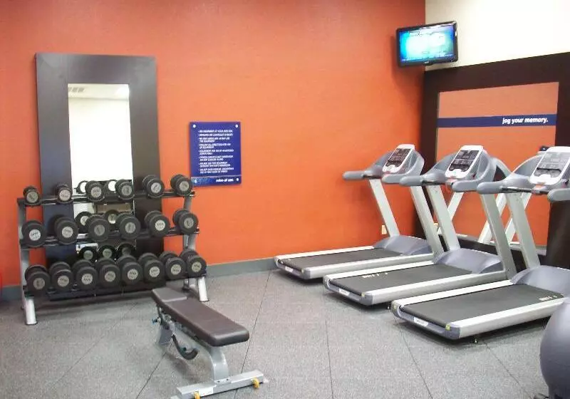 Отель Hampton Inn Uniontown