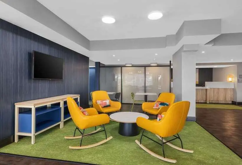 Hotelli Spark By Hilton Bakersfield Central