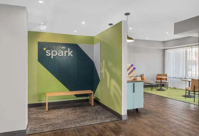 Hotelli Spark By Hilton Bakersfield Central