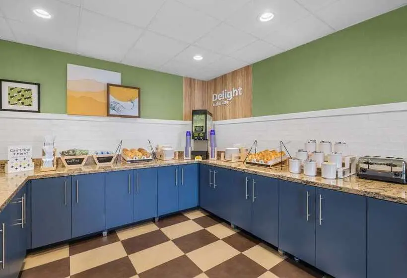 Hotelli Spark By Hilton Bakersfield Central