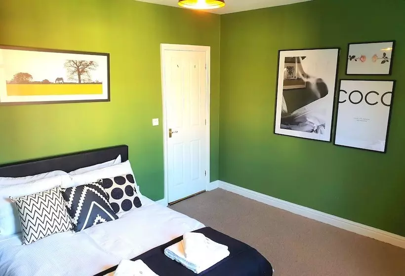 Oxfordfiftyone By Banfield Living   Beautiful Oxford Home   Free Parking