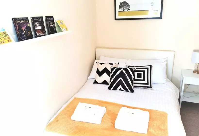 Oxfordfiftyone By Banfield Living   Beautiful Oxford Home   Free Parking