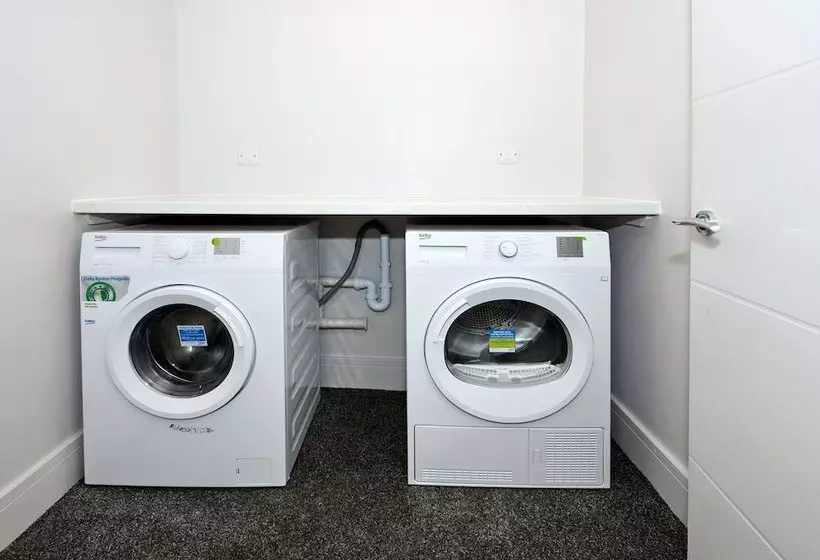 Majatalo Townhouse Plus @ London Road Stoke