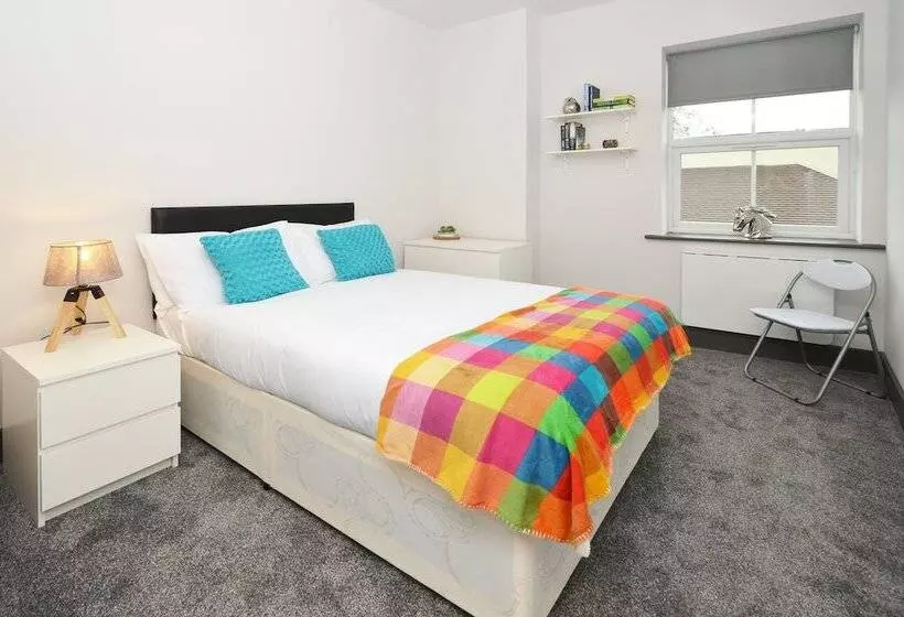 Majatalo Townhouse Plus @ London Road Stoke