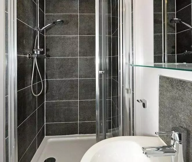 Majatalo Townhouse Plus @ London Road Stoke