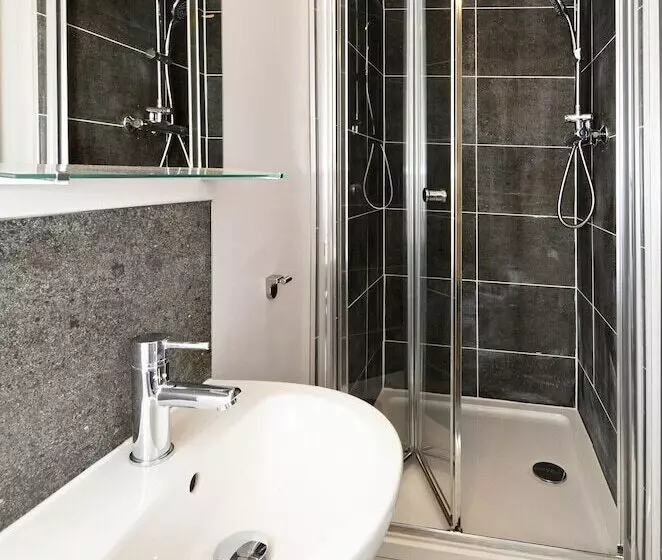 Majatalo Townhouse Plus @ London Road Stoke