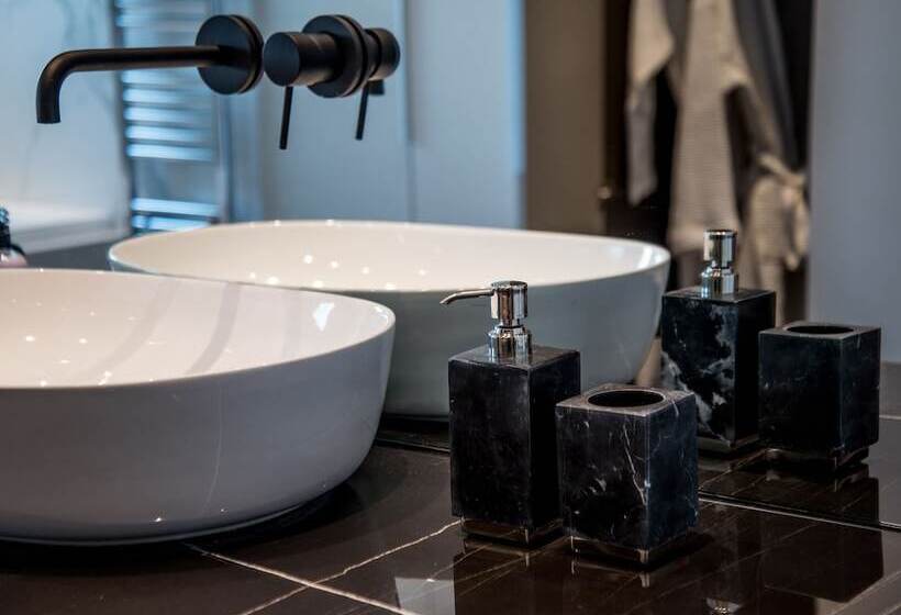 Pinacota Suites Athens