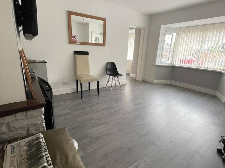 Bed and Breakfast Cranmore Guest House