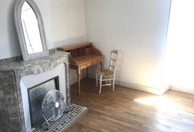 مبيت وإفطار Librairie Abelard