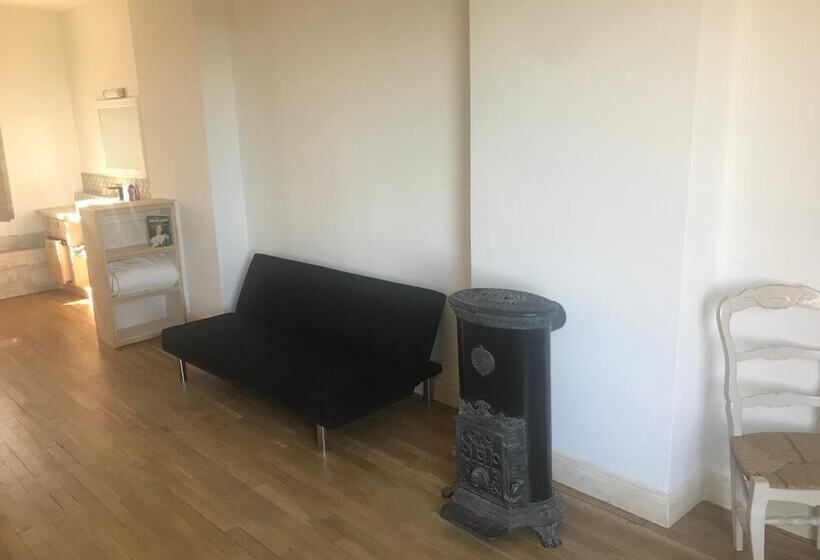 مبيت وإفطار Librairie Abelard