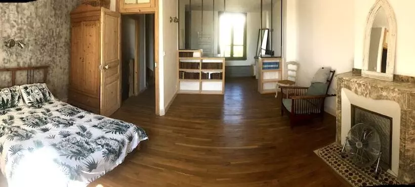 Aamiaismajoitus (B&B) Librairie Abelard