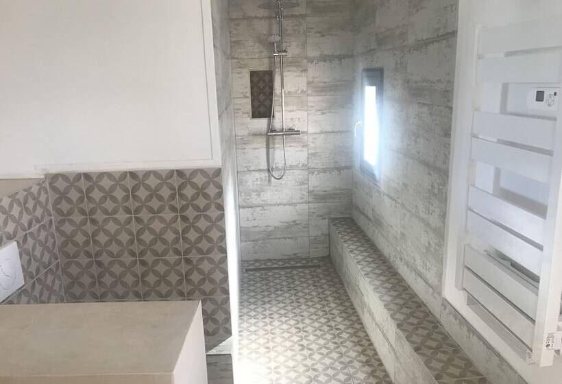 مبيت وإفطار Librairie Abelard