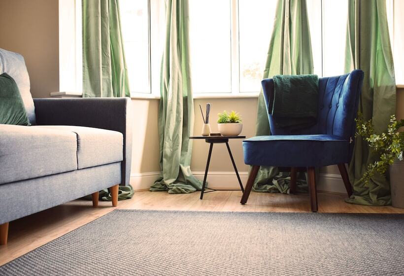 Charming Three Bed Home Near City Centre And Hospital