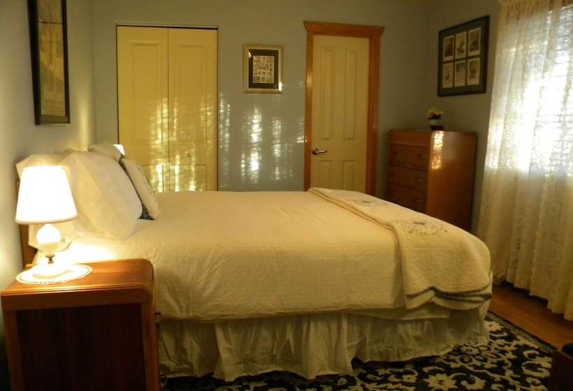 Dancing Moon Bed & Breakfast