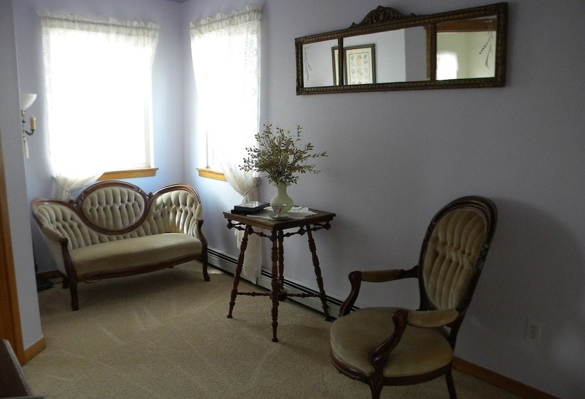 Dancing Moon Bed & Breakfast