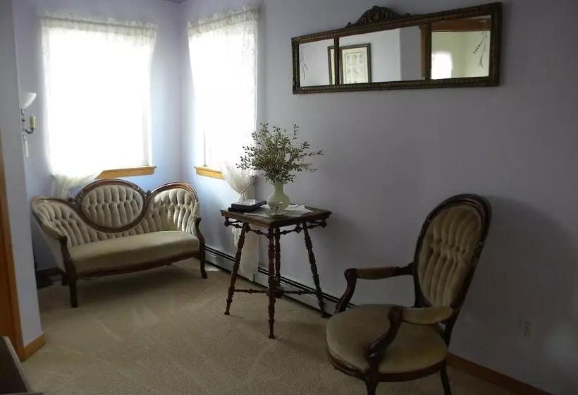 Dancing Moon Bed & Breakfast