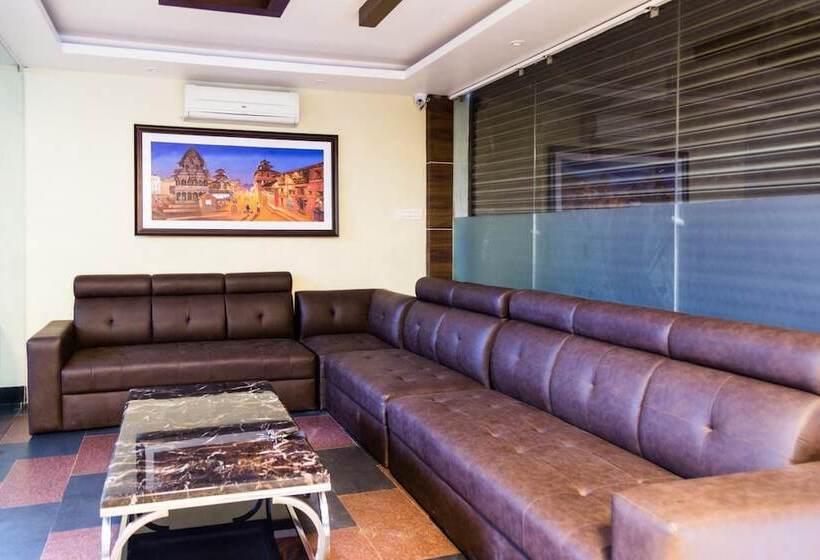 هتل Ganapati Airport