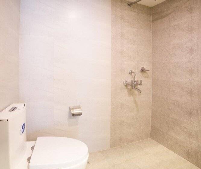 هتل Ganapati Airport