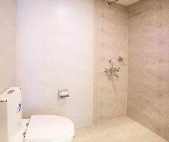 هتل Ganapati Airport