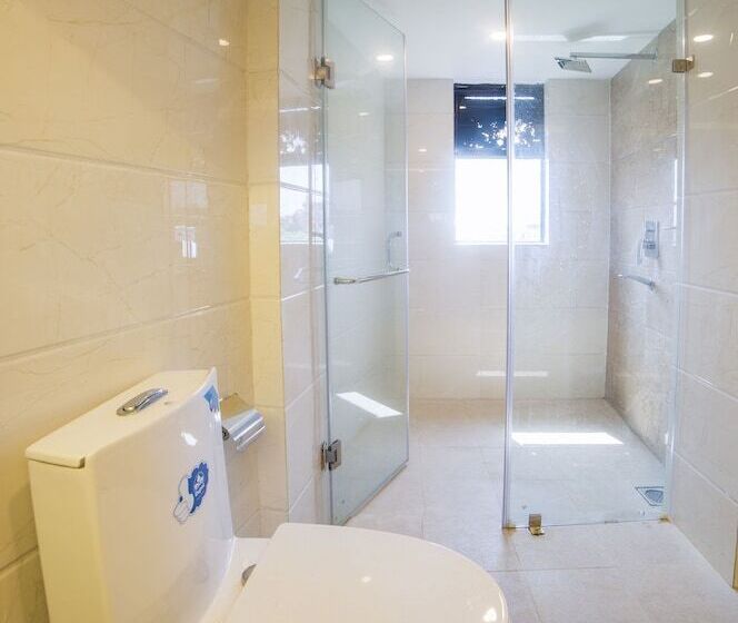 هتل Ganapati Airport