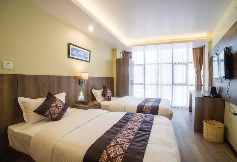 هتل Ganapati Airport