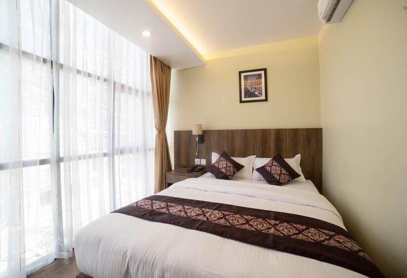 هتل Ganapati Airport