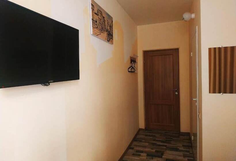 Majatalo Guesthouse Whitenight