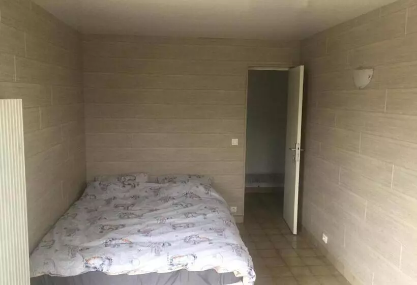 Majatalo Maison Face à La Seine