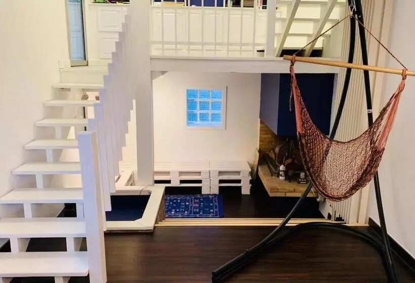 Majatalo Maison Face à La Seine