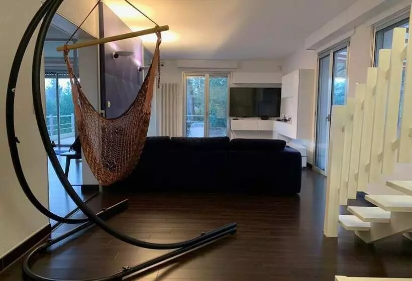 Majatalo Maison Face à La Seine