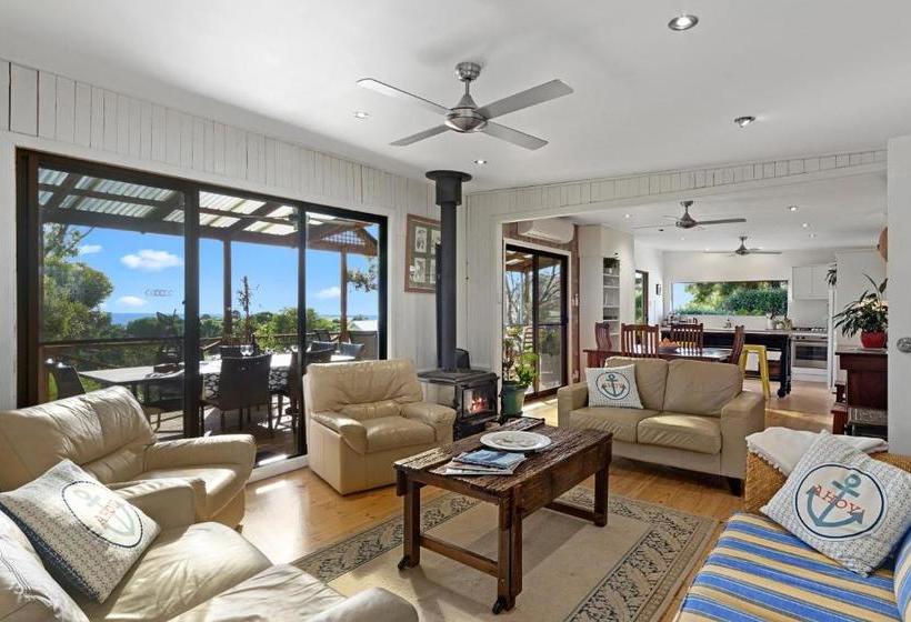 13 Scenic View Drive