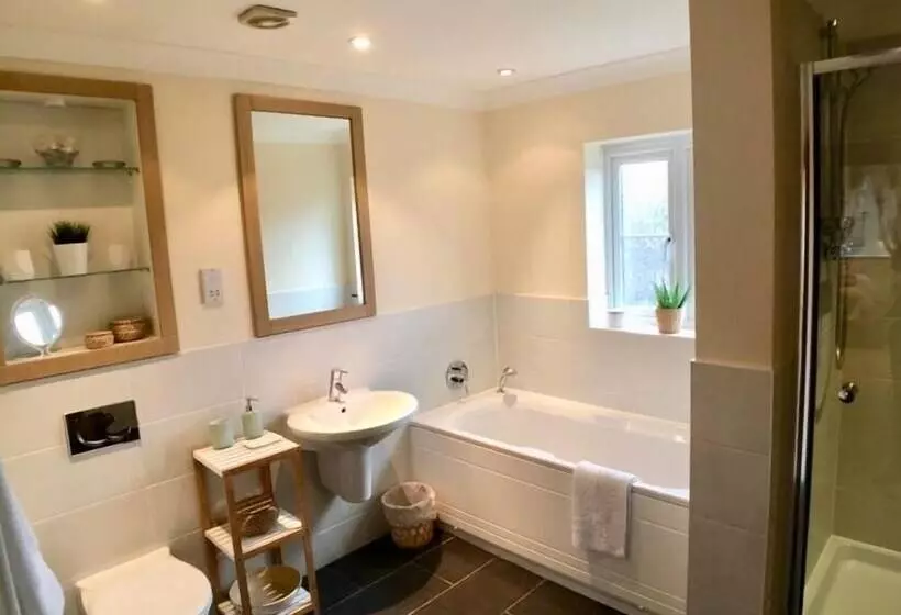 Spacious House In Jericho Oxford